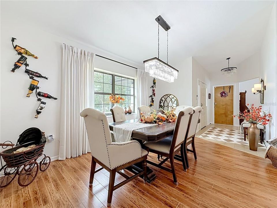 For Sale: $535,000 (3 beds, 2 baths, 1681 Square Feet)