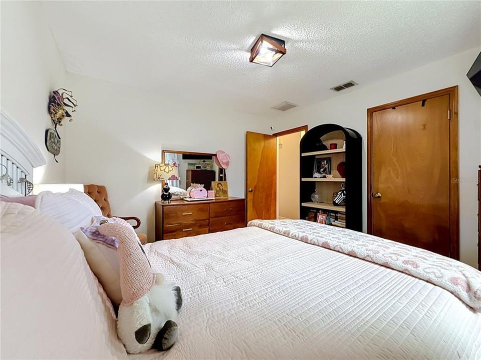 For Sale: $535,000 (3 beds, 2 baths, 1681 Square Feet)