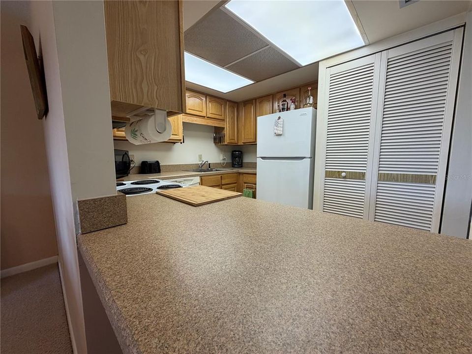 На продажу: $109,900 (2 спален, 1 ванн, 1027 Квадратных фут)
