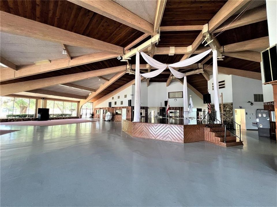 На продажу: $109,900 (2 спален, 1 ванн, 1027 Квадратных фут)