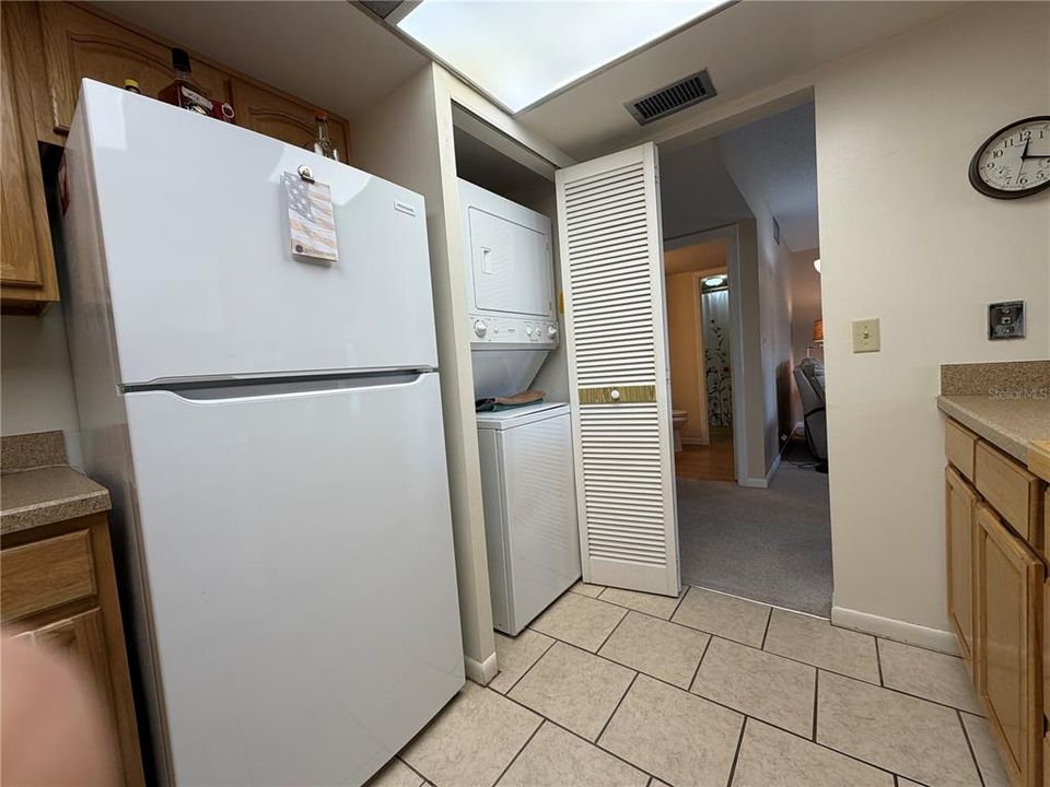 На продажу: $109,900 (2 спален, 1 ванн, 1027 Квадратных фут)