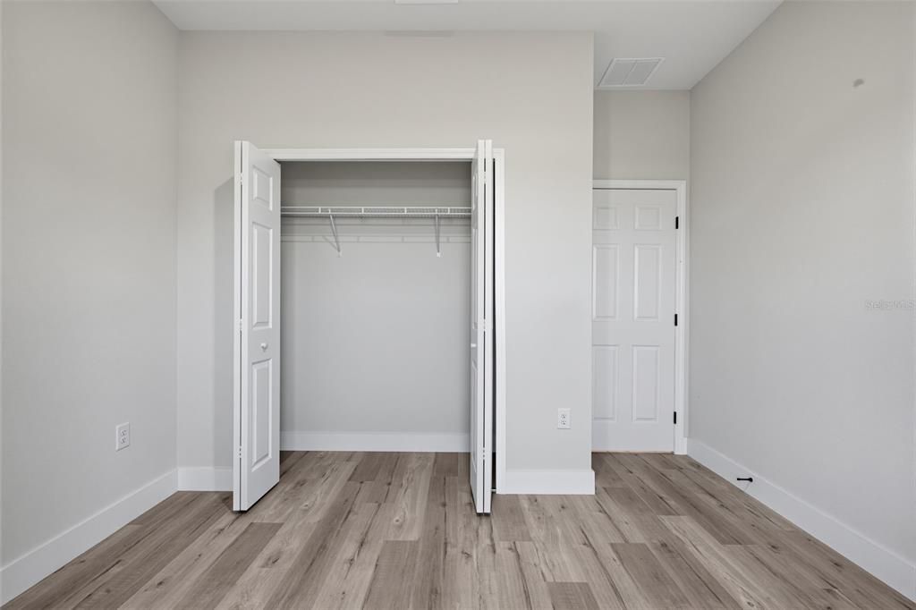 For Sale: $299,900 (3 beds, 2 baths, 1529 Square Feet)