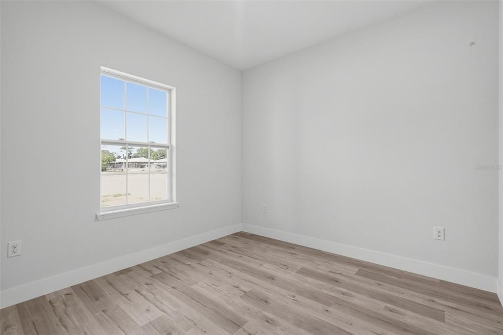 For Sale: $299,900 (3 beds, 2 baths, 1529 Square Feet)