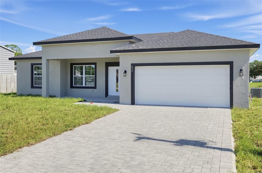 For Sale: $299,900 (3 beds, 2 baths, 1529 Square Feet)