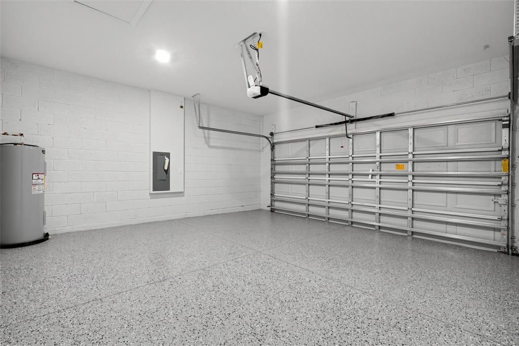 For Sale: $299,900 (3 beds, 2 baths, 1529 Square Feet)