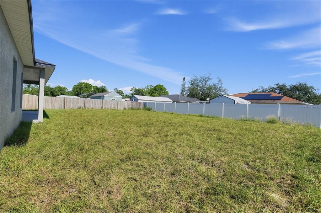 For Sale: $299,900 (3 beds, 2 baths, 1529 Square Feet)
