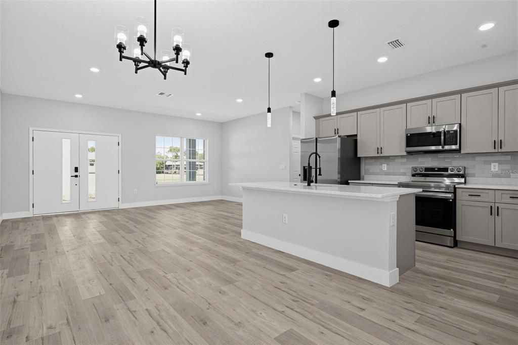 For Sale: $299,900 (3 beds, 2 baths, 1529 Square Feet)