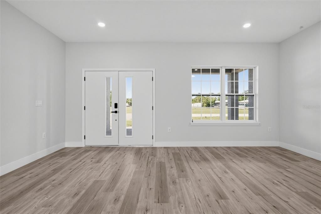 For Sale: $299,900 (3 beds, 2 baths, 1529 Square Feet)