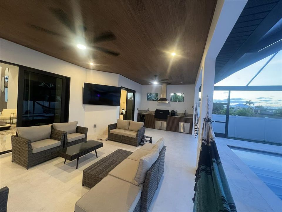 待售: $865,000 (3 贝兹, 3 浴室, 2423 平方英尺)