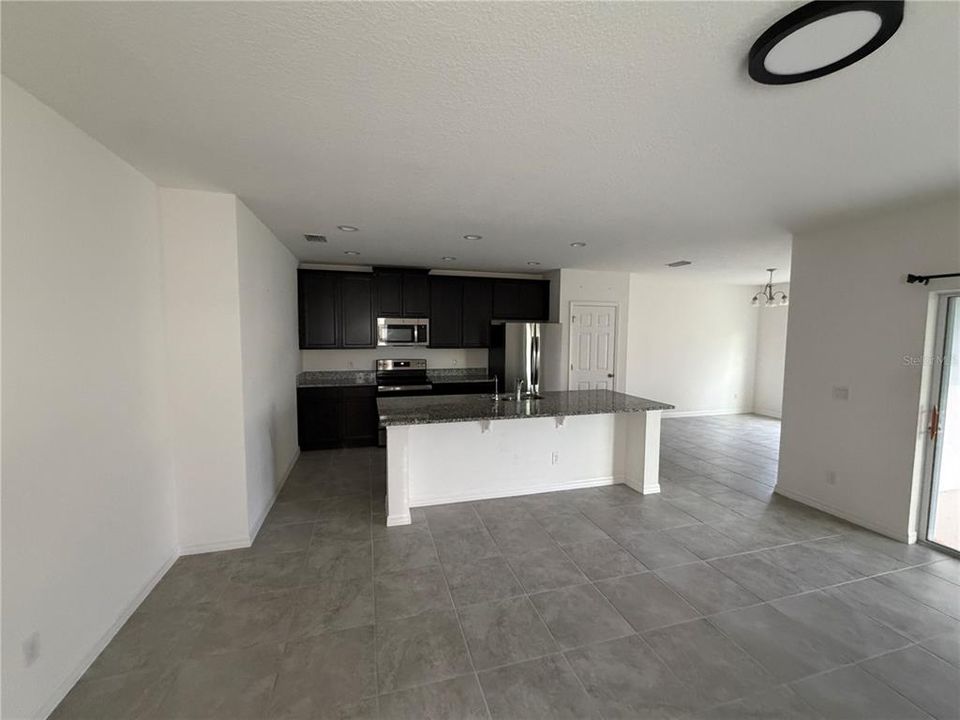 На продажу: $249,900 (4 спален, 3 ванн, 2014 Квадратных фут)
