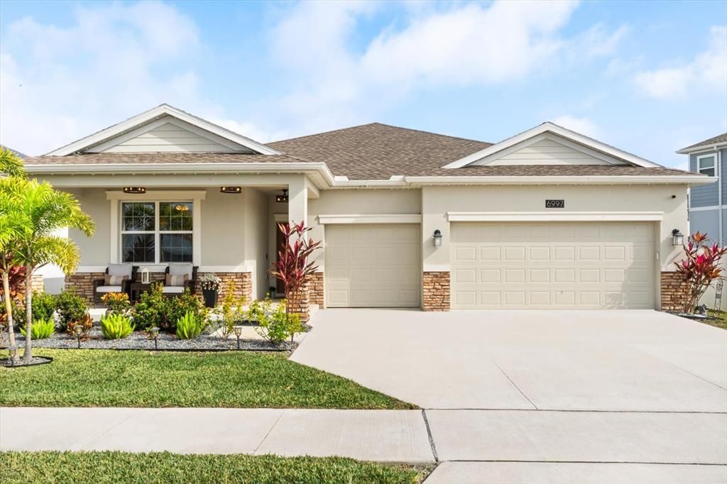 For Sale: $454,000 (4 beds, 3 baths, 2379 Square Feet)