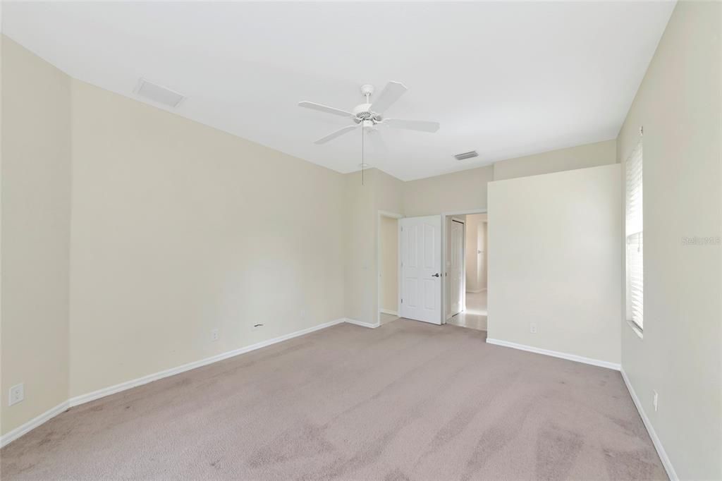 En Venta: $389,900 (3 camas, 2 baños, 1801 Pies cuadrados)
