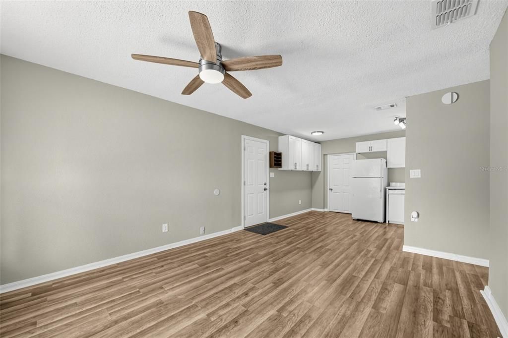 For Sale: $314,000 (4 beds, 3 baths, 1152 Square Feet)