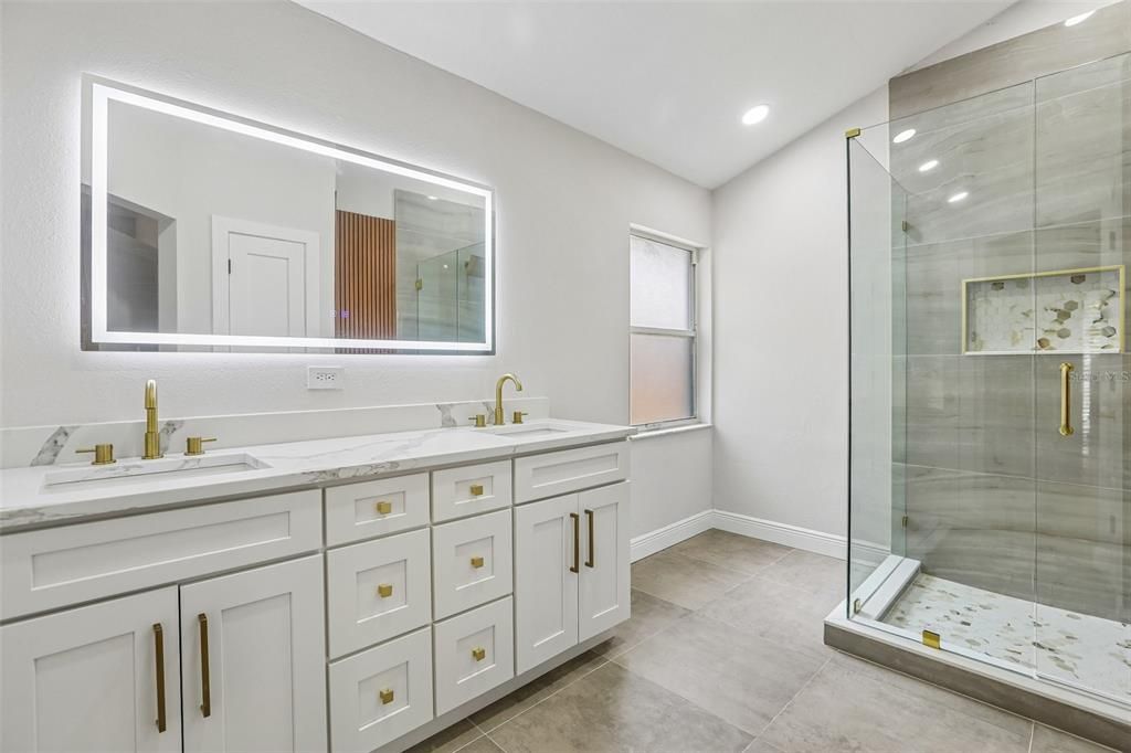 For Sale: $574,900 (3 beds, 2 baths, 2009 Square Feet)