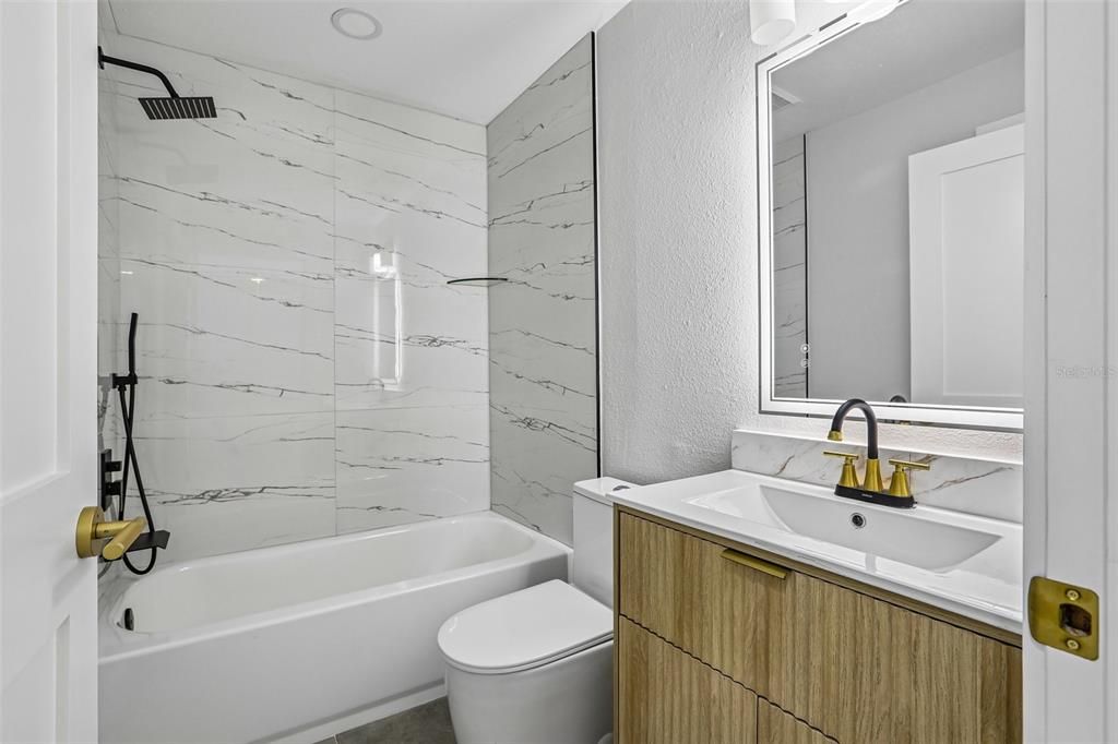 For Sale: $574,900 (3 beds, 2 baths, 2009 Square Feet)