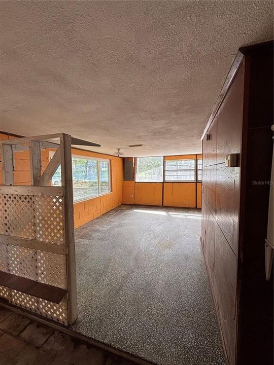 For Sale: $160,000 (5 beds, 3 baths, 2596 Square Feet)