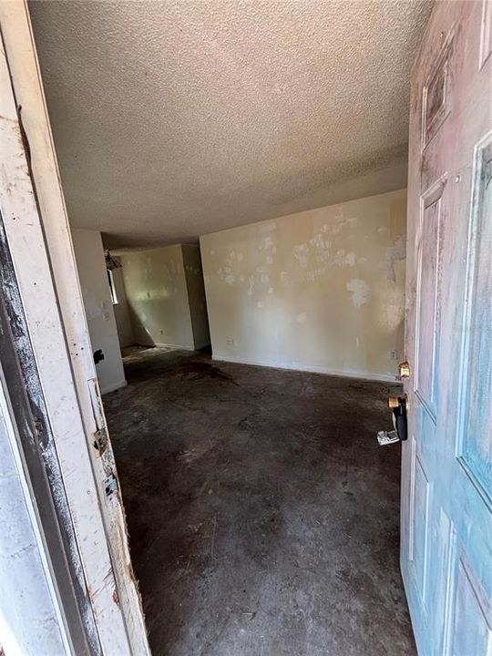 For Sale: $160,000 (5 beds, 3 baths, 2596 Square Feet)