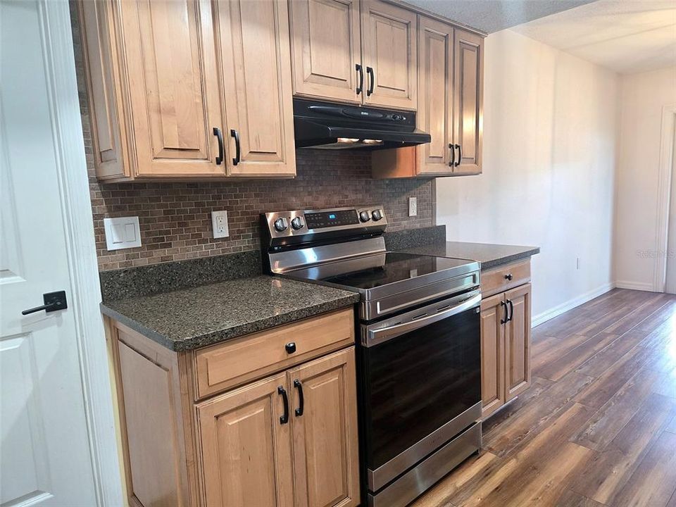 For Sale: $435,000 (3 beds, 2 baths, 1143 Square Feet)