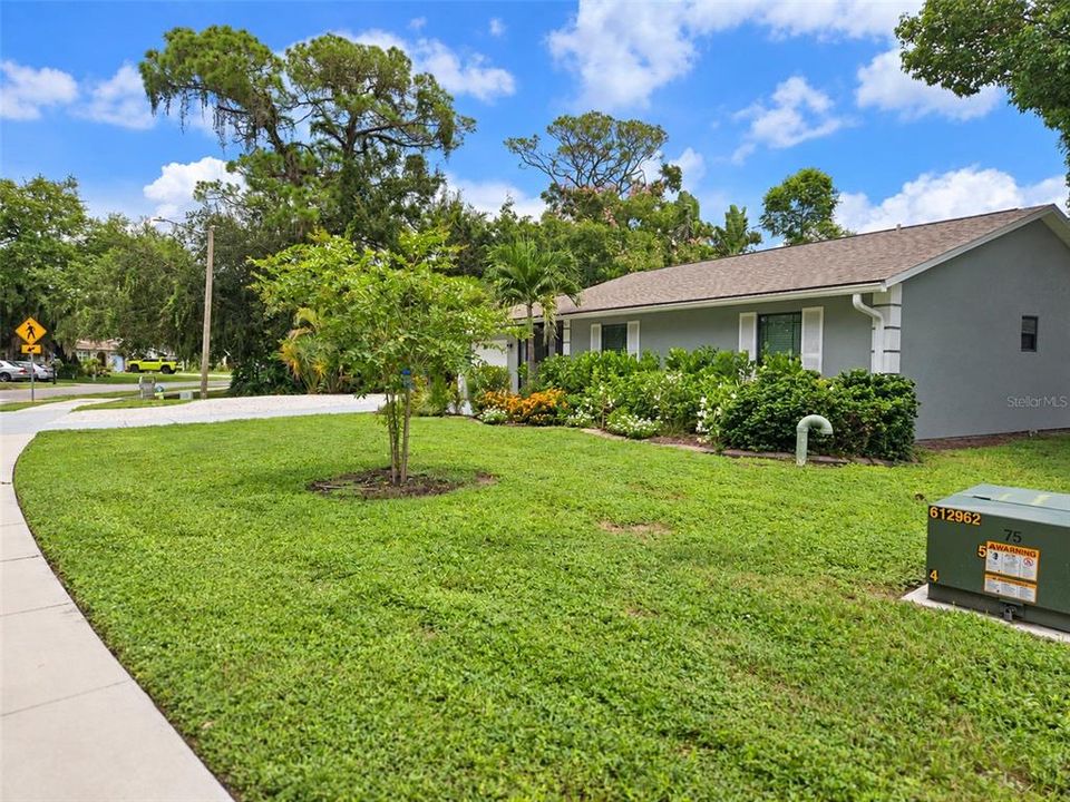 For Sale: $435,000 (3 beds, 2 baths, 1143 Square Feet)