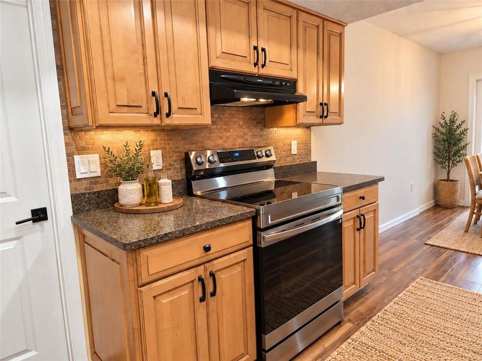 For Sale: $435,000 (3 beds, 2 baths, 1143 Square Feet)