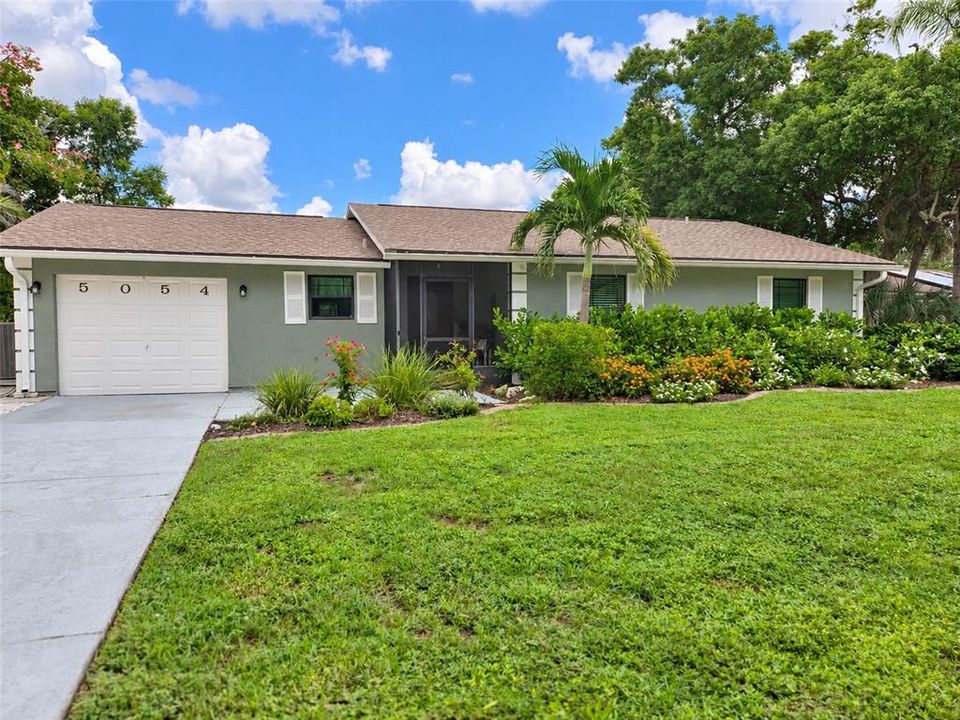 For Sale: $435,000 (3 beds, 2 baths, 1143 Square Feet)