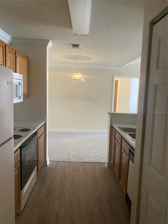 For Rent: $1,450 (2 beds, 2 baths, 1205 Square Feet)