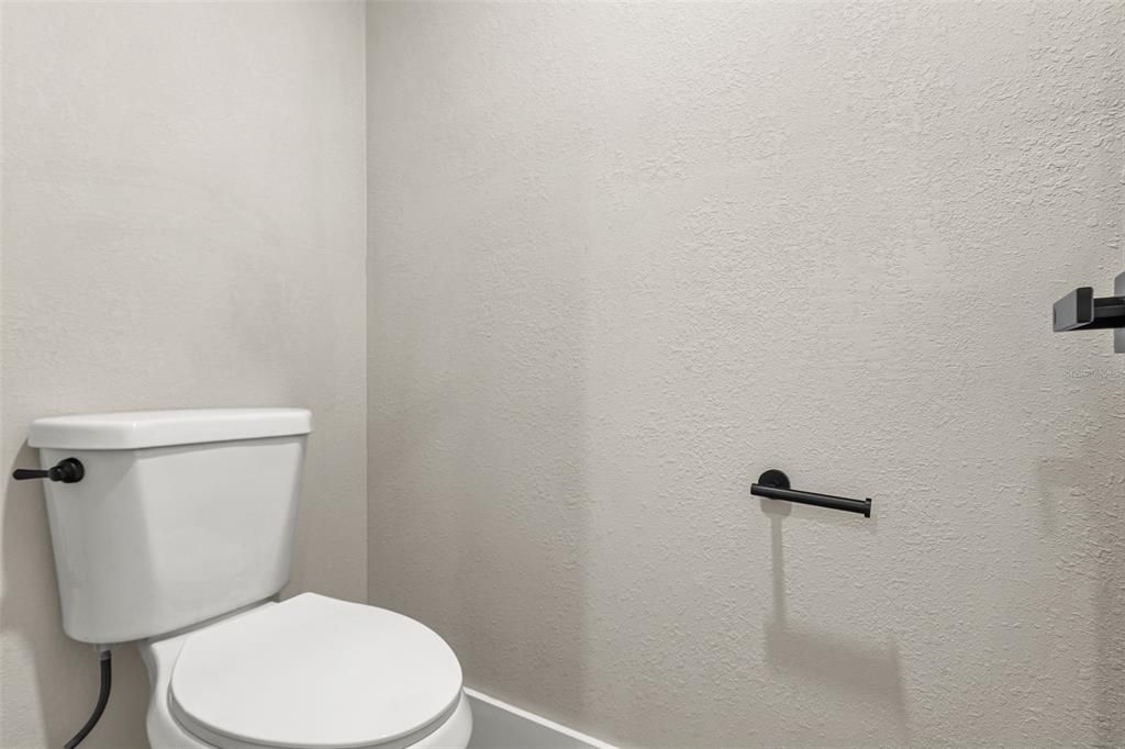 En Venta: $300,000 (3 camas, 2 baños, 1842 Pies cuadrados)