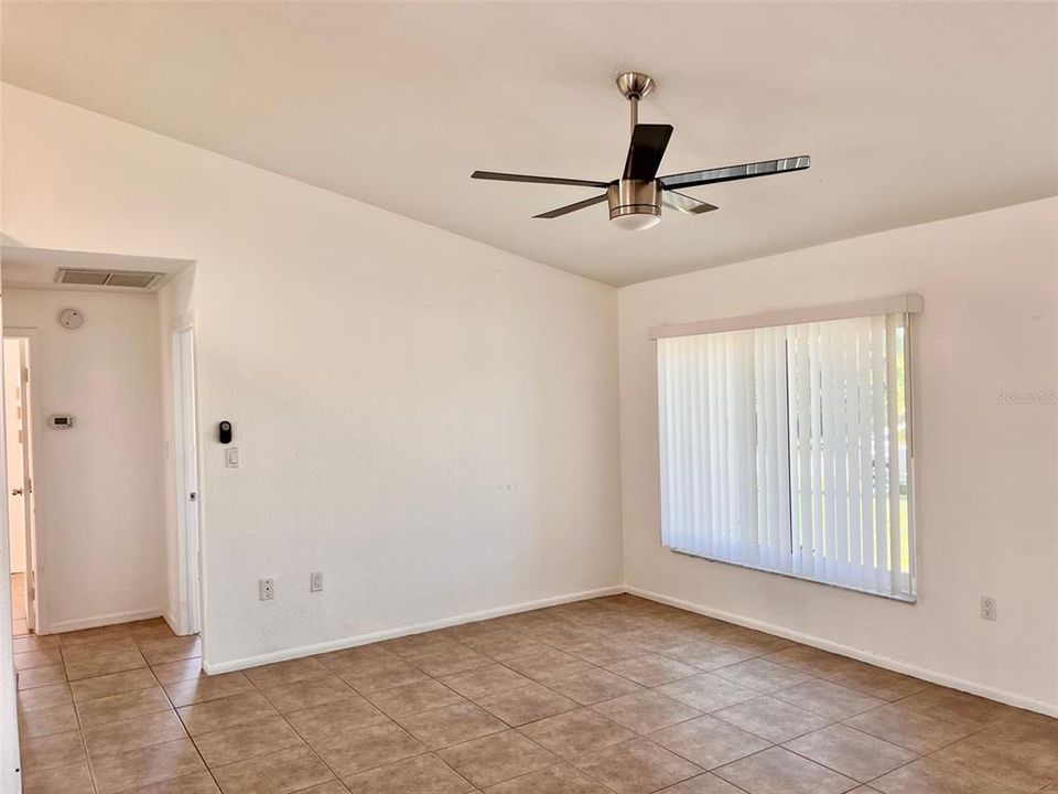 For Rent: $1,500 (3 beds, 2 baths, 1181 Square Feet)