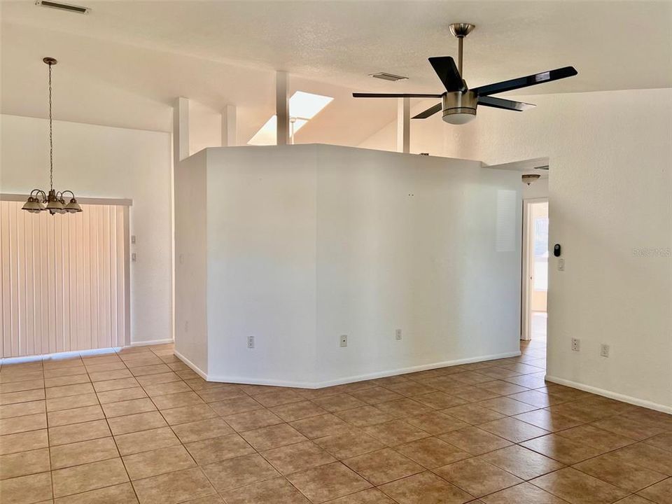For Rent: $1,500 (3 beds, 2 baths, 1181 Square Feet)