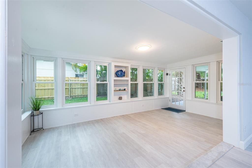 For Sale: $499,000 (3 beds, 3 baths, 1658 Square Feet)