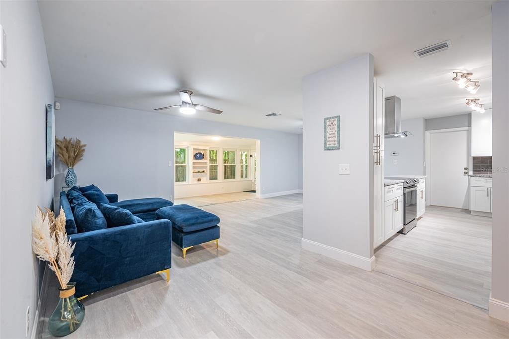 For Sale: $499,000 (3 beds, 3 baths, 1658 Square Feet)