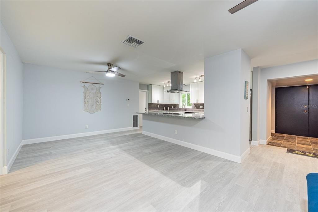 For Sale: $499,000 (3 beds, 3 baths, 1658 Square Feet)
