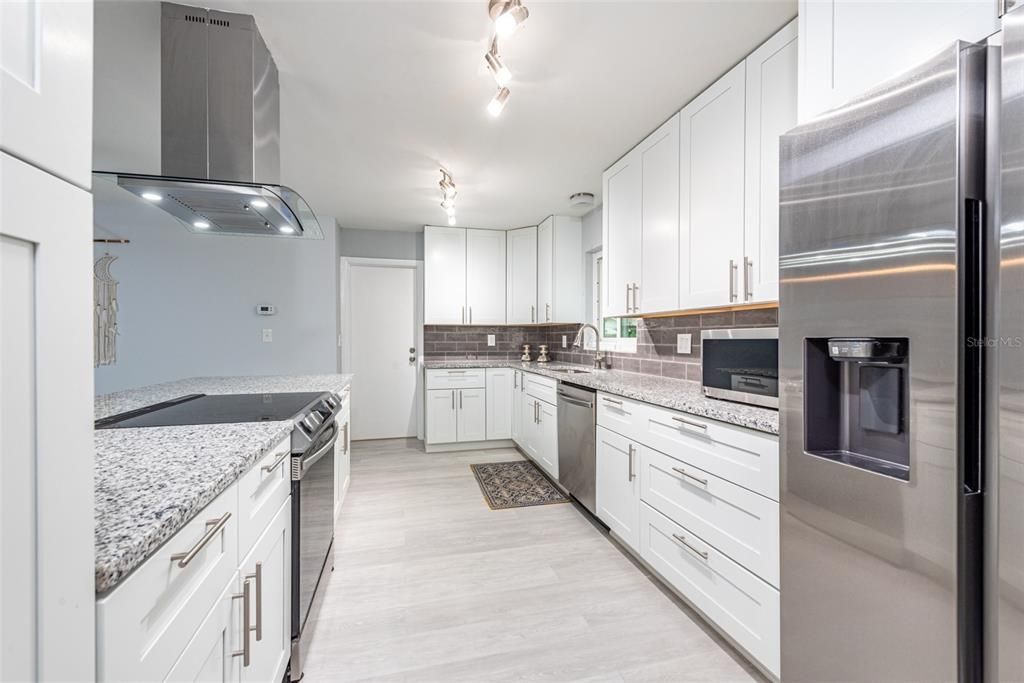For Sale: $499,000 (3 beds, 3 baths, 1658 Square Feet)