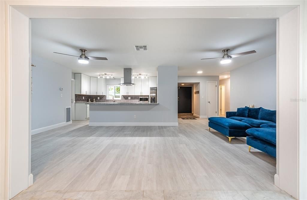 For Sale: $499,000 (3 beds, 3 baths, 1658 Square Feet)