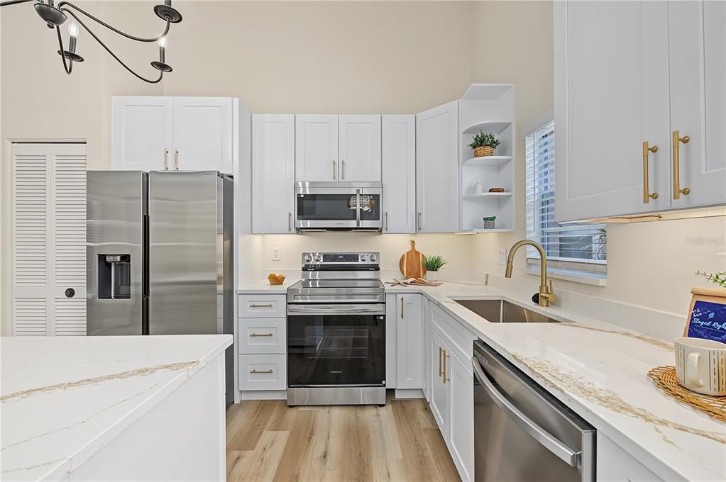 For Sale: $400,000 (3 beds, 2 baths, 1659 Square Feet)