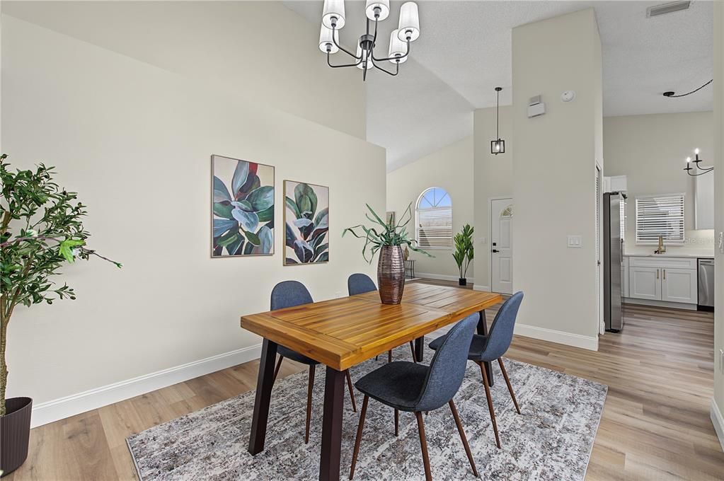 For Sale: $400,000 (3 beds, 2 baths, 1659 Square Feet)