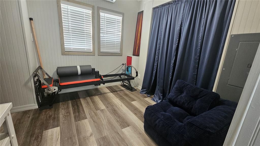 На продажу: $164,000 (2 спален, 1 ванн, 456 Квадратных фут)