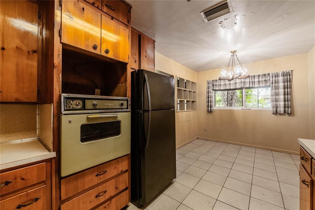 На продажу: $200,000 (3 спален, 2 ванн, 1040 Квадратных фут)