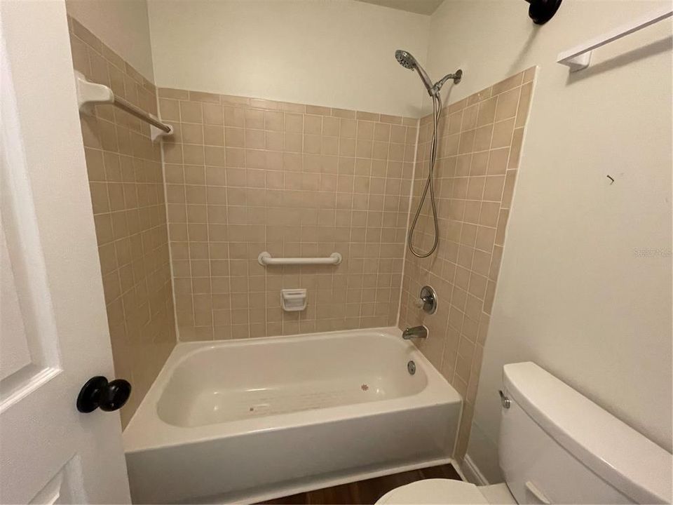 В аренду: $3,000 (3 спален, 2 ванн, 1226 Квадратных фут)