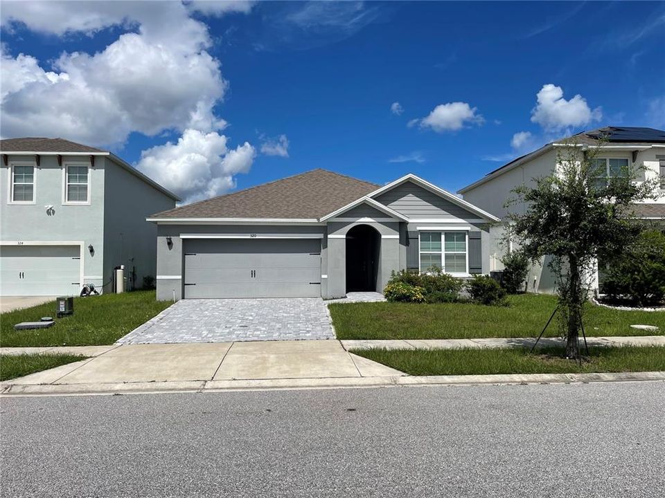 For Rent: $2,100 (3 beds, 2 baths, 1725 Square Feet)