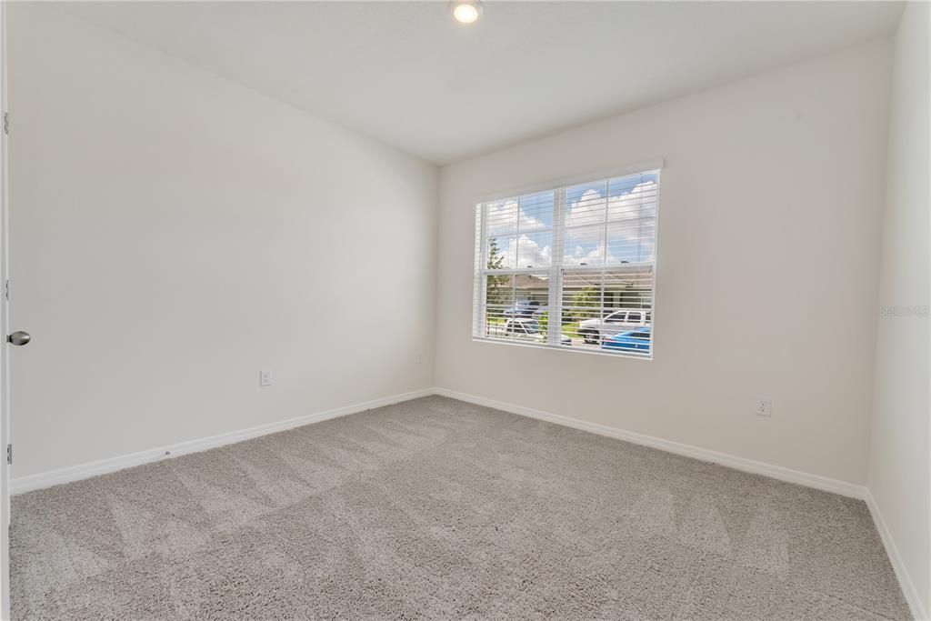 For Rent: $2,100 (3 beds, 2 baths, 1725 Square Feet)