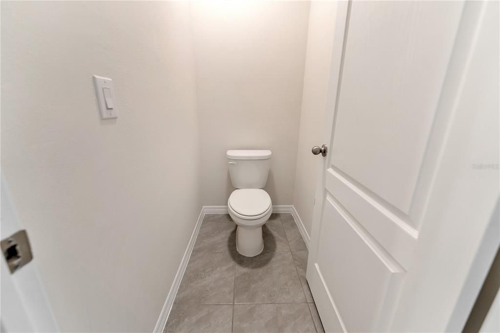 For Rent: $2,100 (3 beds, 2 baths, 1725 Square Feet)