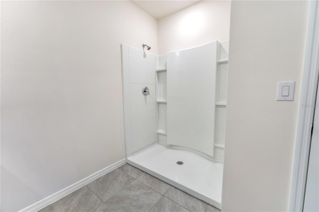 For Rent: $2,100 (3 beds, 2 baths, 1725 Square Feet)