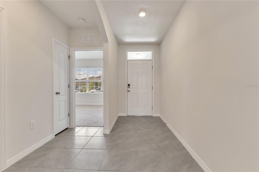 For Rent: $2,100 (3 beds, 2 baths, 1725 Square Feet)