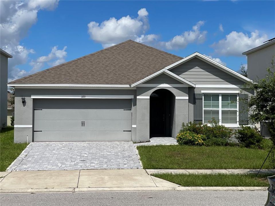 For Rent: $2,100 (3 beds, 2 baths, 1725 Square Feet)