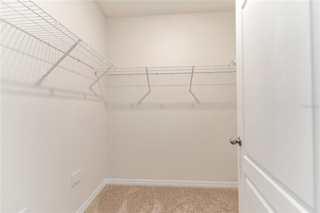 For Rent: $2,100 (3 beds, 2 baths, 1725 Square Feet)