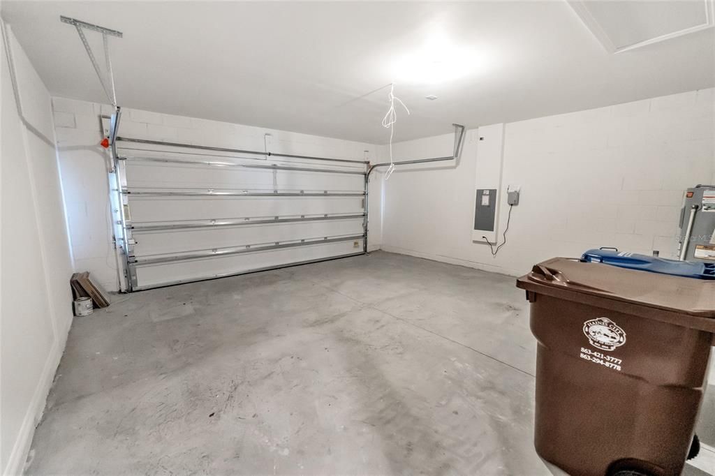 For Rent: $2,100 (3 beds, 2 baths, 1725 Square Feet)