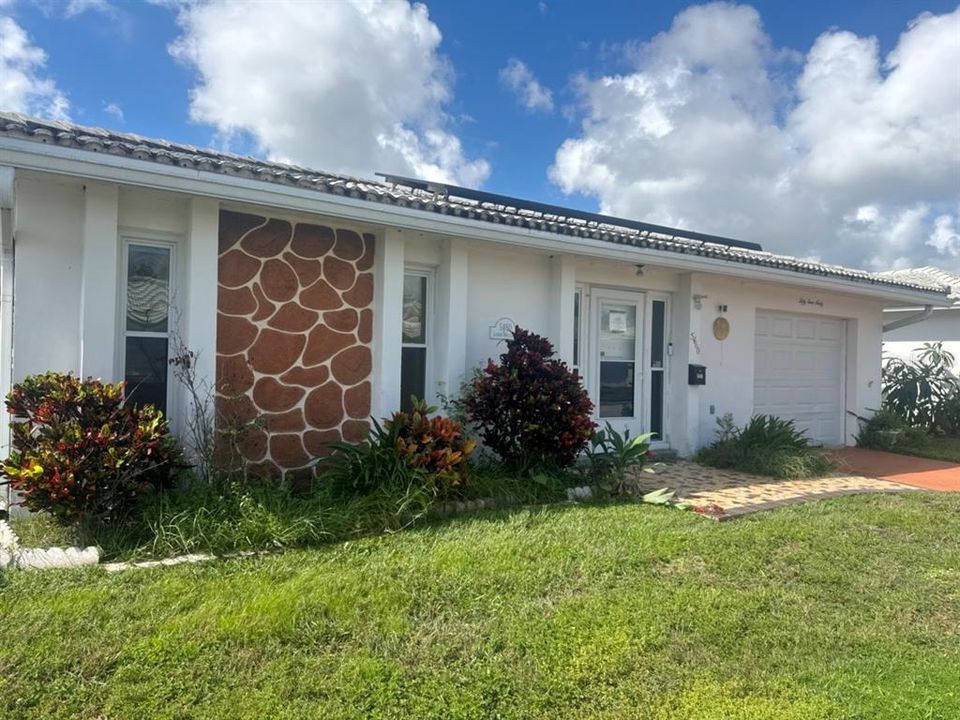 For Sale: $133,000 (2 beds, 2 baths, 1440 Square Feet)