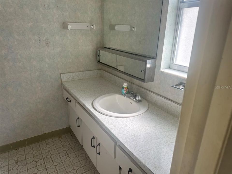 For Sale: $133,000 (2 beds, 2 baths, 1440 Square Feet)
