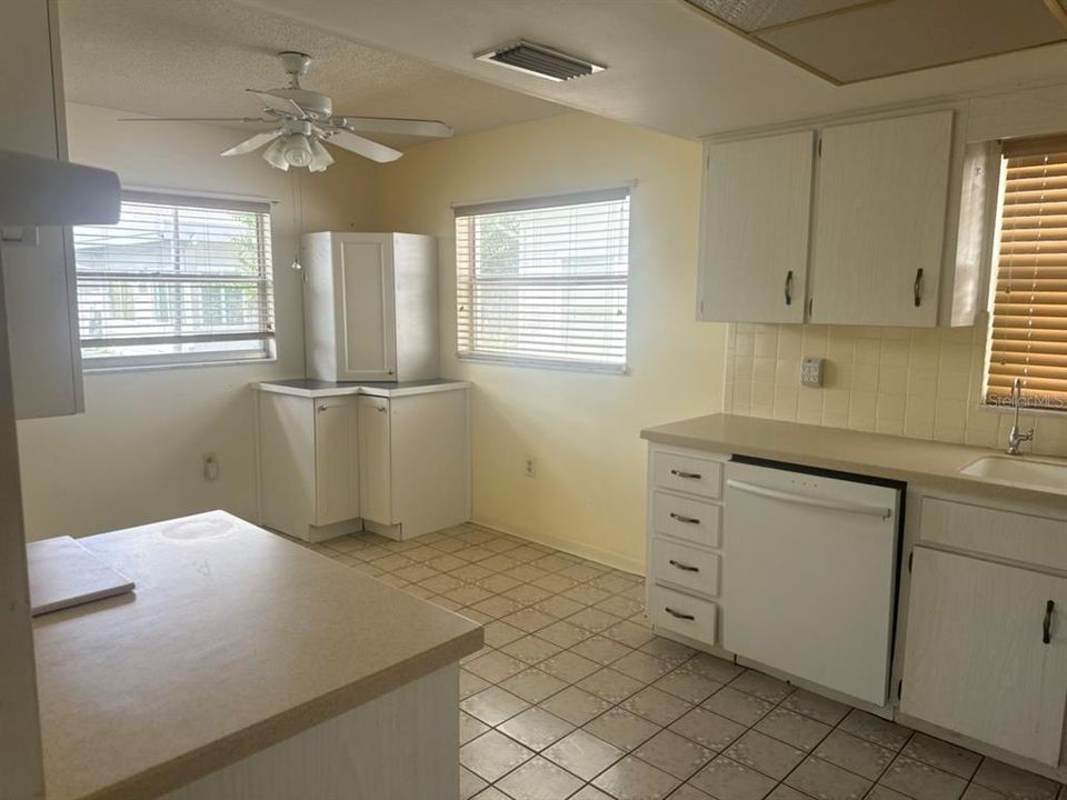 For Sale: $133,000 (2 beds, 2 baths, 1440 Square Feet)